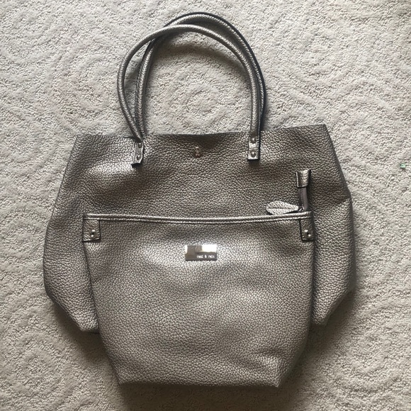 remi and reid Handbags - NEW Remi & Reed Tote with BIG removable pouch